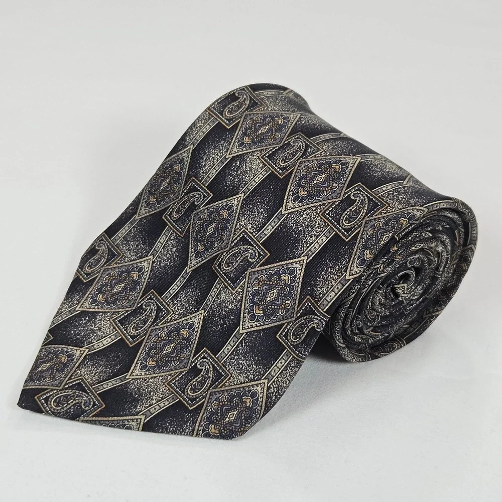 Vintage 90s Villa Bugatti Italian Silk Geometric Paisley Tie Navy Gold 3.75 x 58
